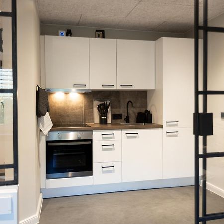 Ny Style Entire Apartment W/Private Cozy Terrace ฮาร์ริสลี ภายนอก รูปภาพ