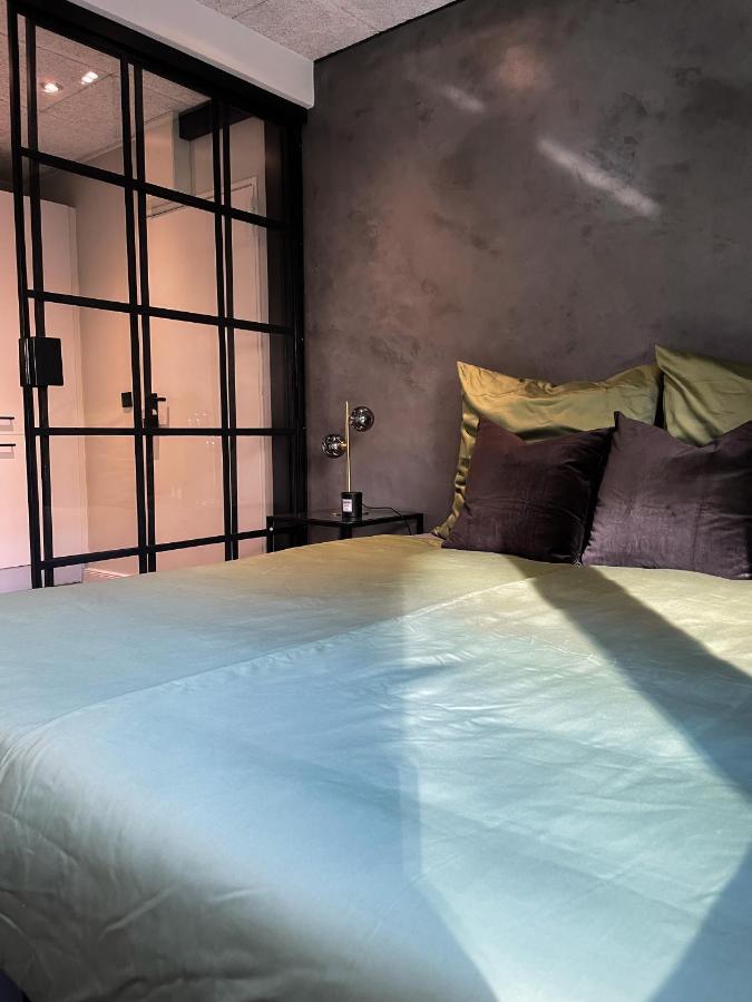 Ny Style Entire Apartment W/Private Cozy Terrace ฮาร์ริสลี ภายนอก รูปภาพ