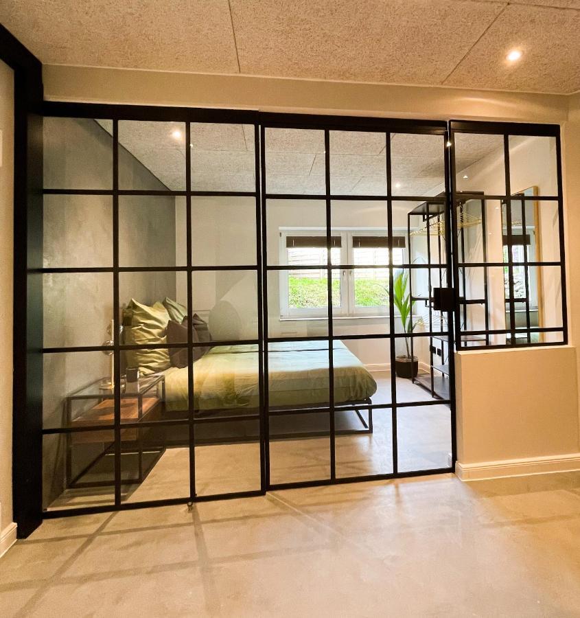 Ny Style Entire Apartment W/Private Cozy Terrace ฮาร์ริสลี ภายนอก รูปภาพ