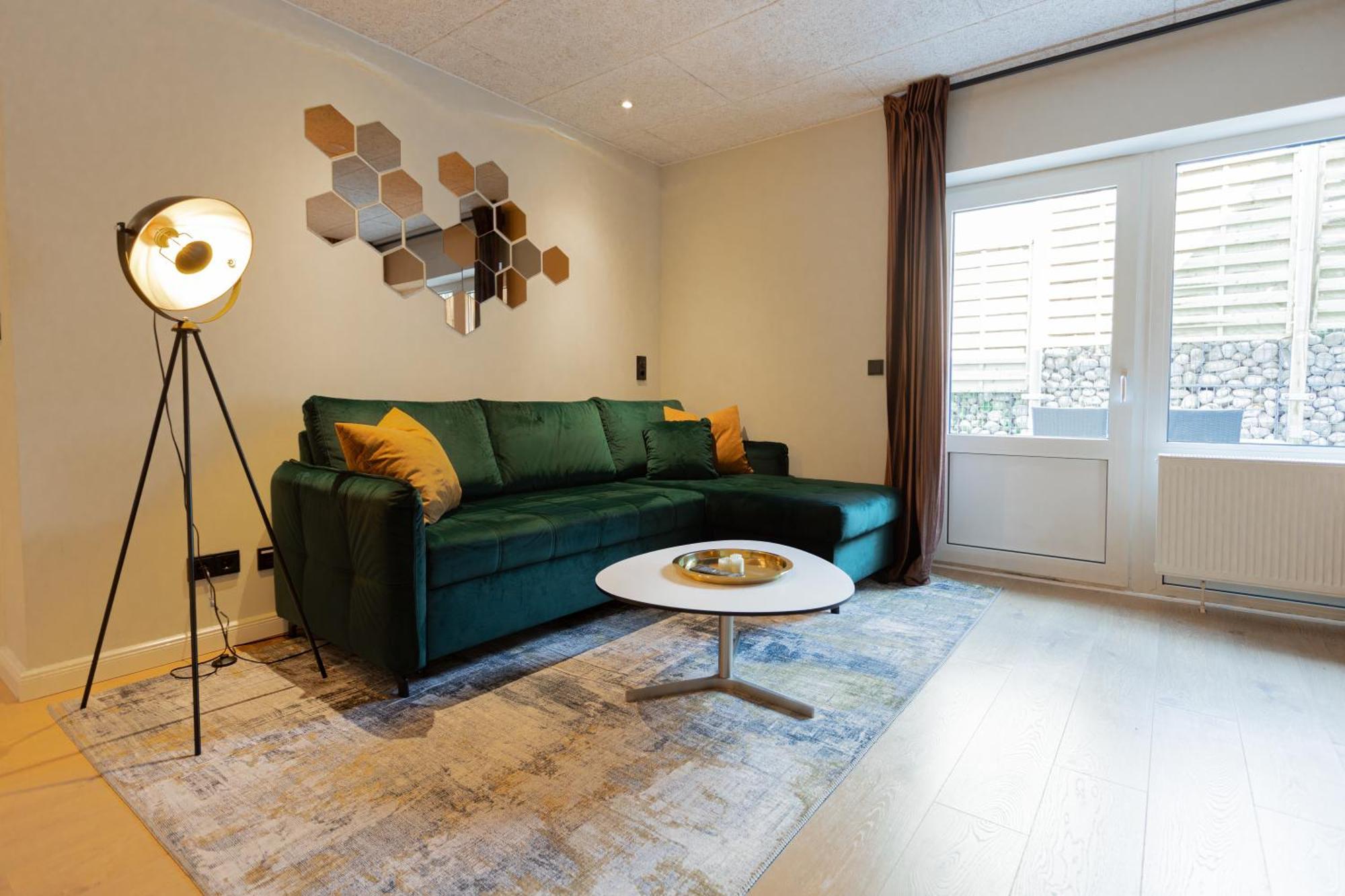 Ny Style Entire Apartment W/Private Cozy Terrace ฮาร์ริสลี ภายนอก รูปภาพ