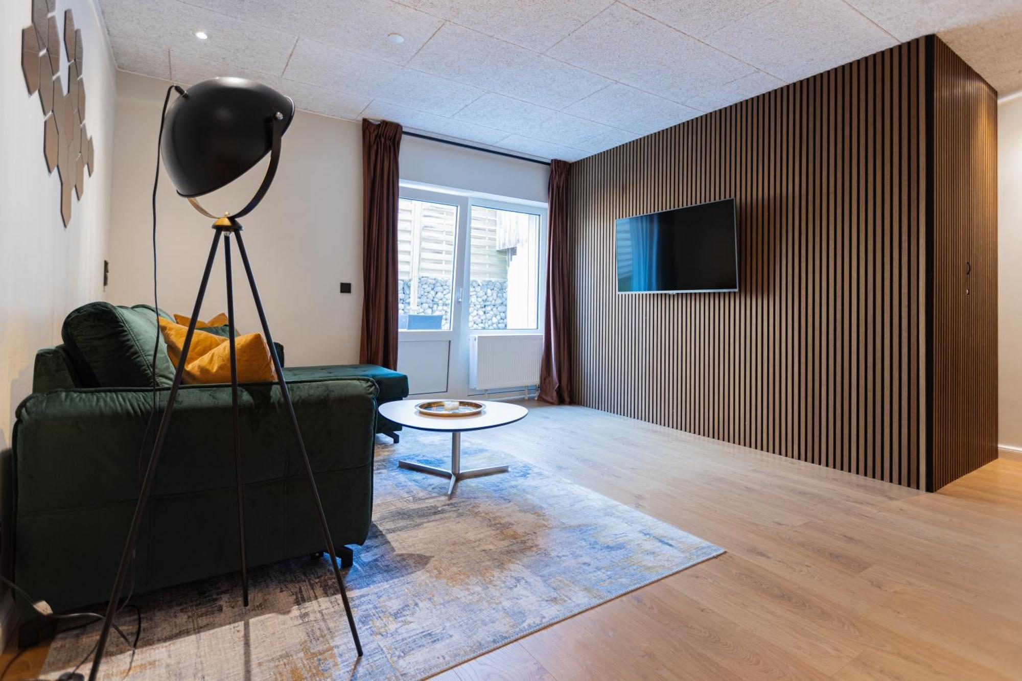 Ny Style Entire Apartment W/Private Cozy Terrace ฮาร์ริสลี ภายนอก รูปภาพ