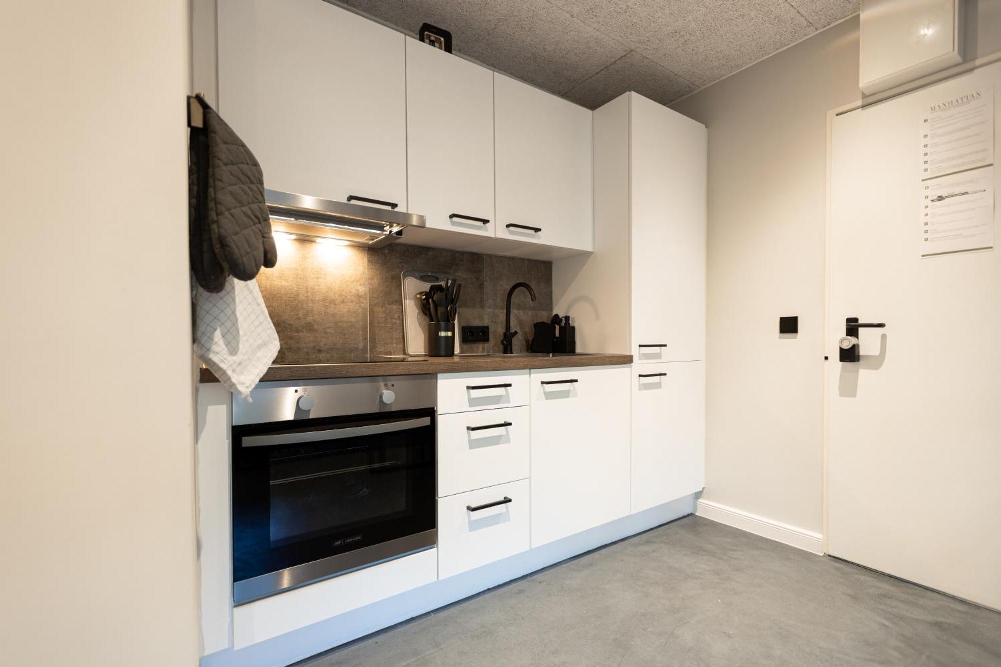 Ny Style Entire Apartment W/Private Cozy Terrace ฮาร์ริสลี ภายนอก รูปภาพ
