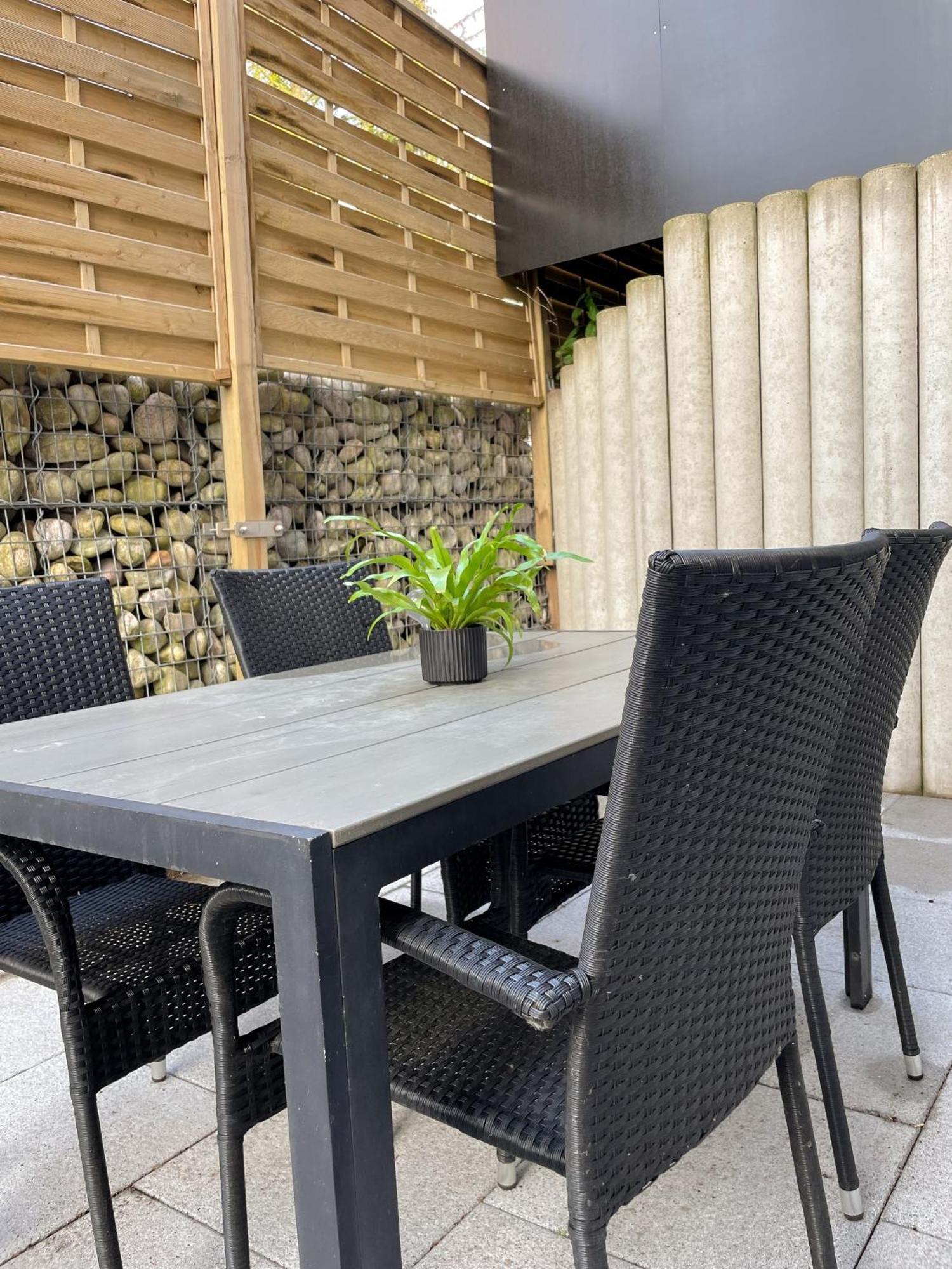 Ny Style Entire Apartment W/Private Cozy Terrace ฮาร์ริสลี ภายนอก รูปภาพ